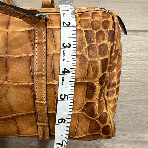 VINTAGE Dooney & Bourke Vintage Crocodile Bayou Collection Shoulder Bag - Picture 5 of 10